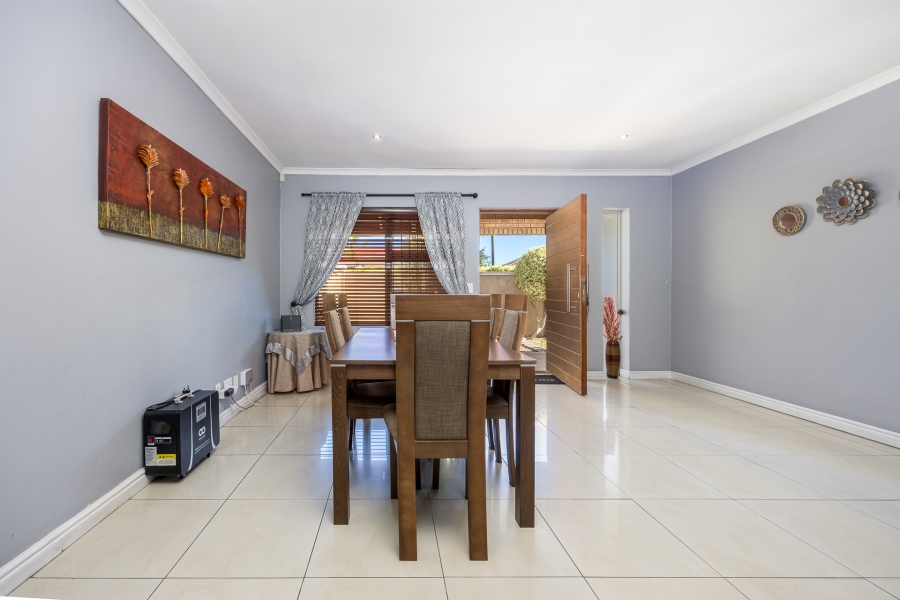 4 Bedroom Property for Sale in Protea Heights Western Cape